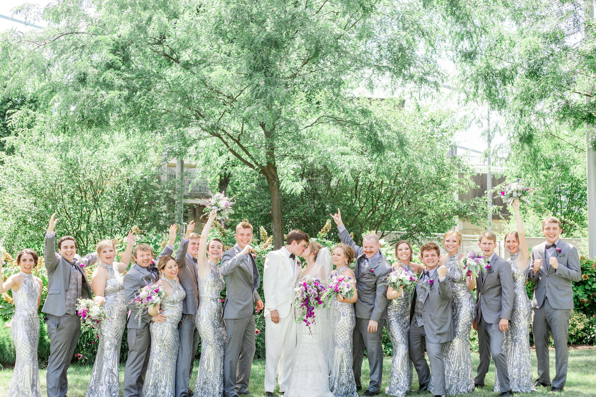 Classic-Bridal-Party-photos-from-wedding-in-Midwest-Bethany-Lane-Photography-4