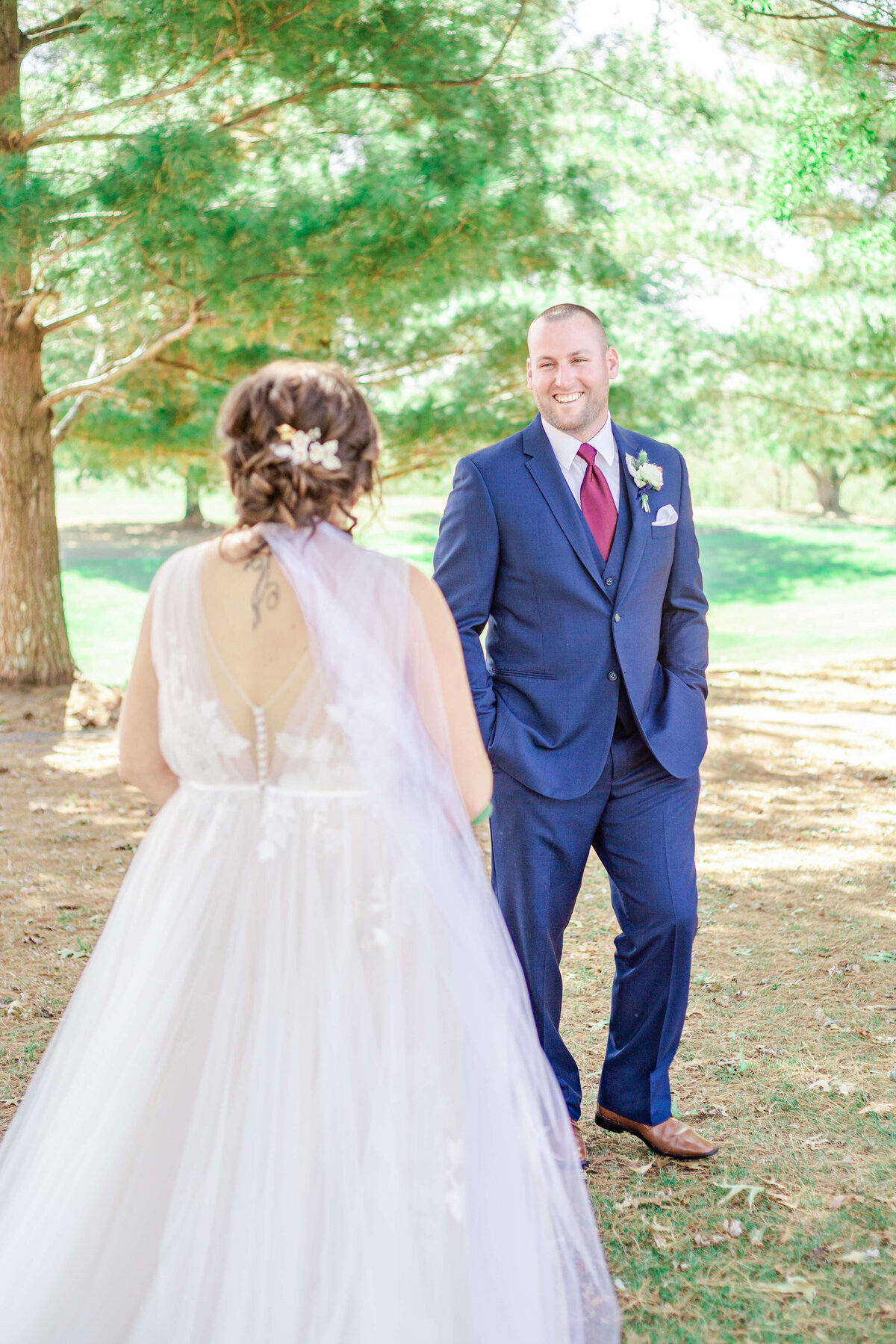 Bride-and-Groom-pose-for-outdoor-wedding-photos-by-Bethany-Lane-Photography-5