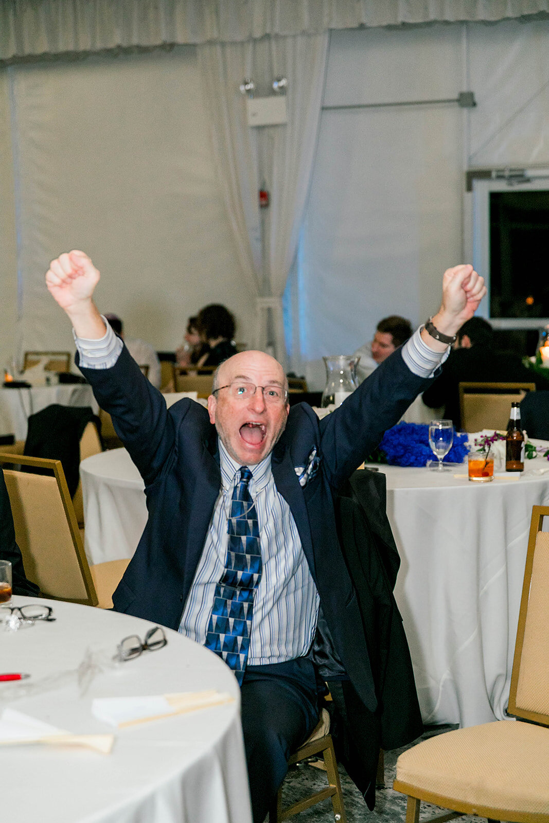 Eliana-Melmed-Photography-Chicago-LosAngeles-Jewish-WeddingPhotography-Dancefloor-00043