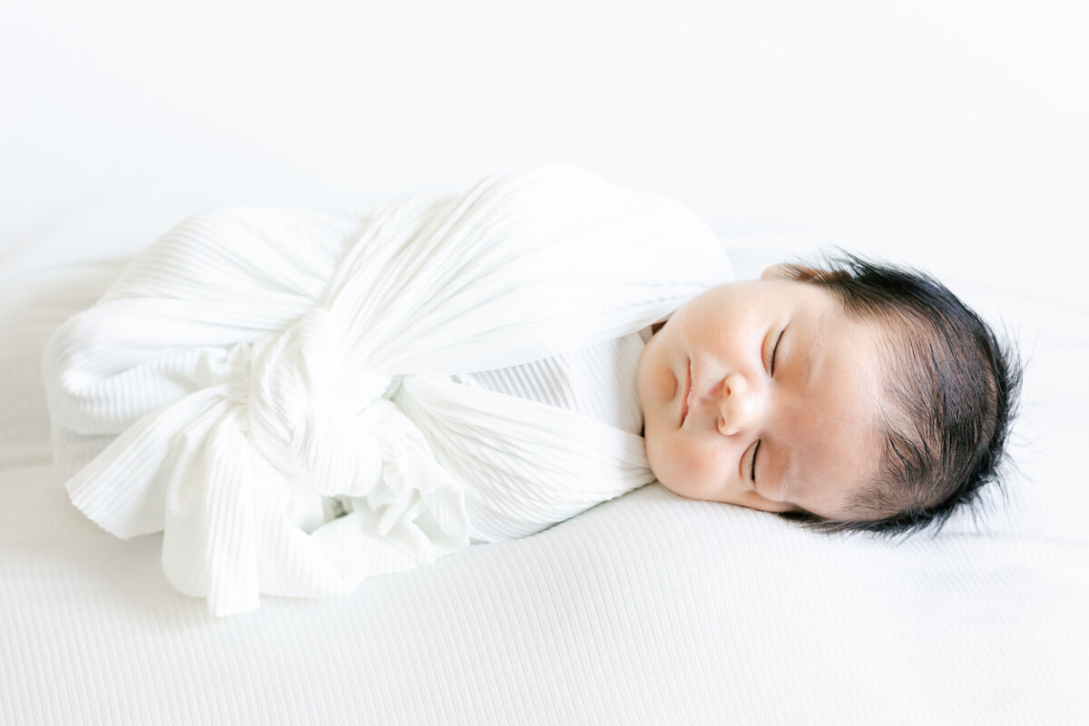 dallas-in-home-newborn-photographer-lifestyle-and-posed-13