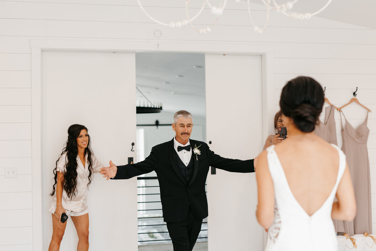 Dad seeing bride for the first time - Alex Bo Photo