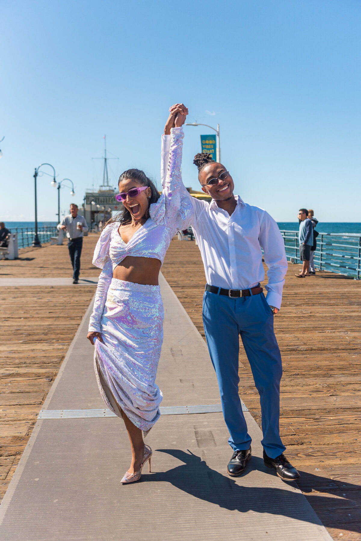Couple celebrates elopement on Santa Monica Pier