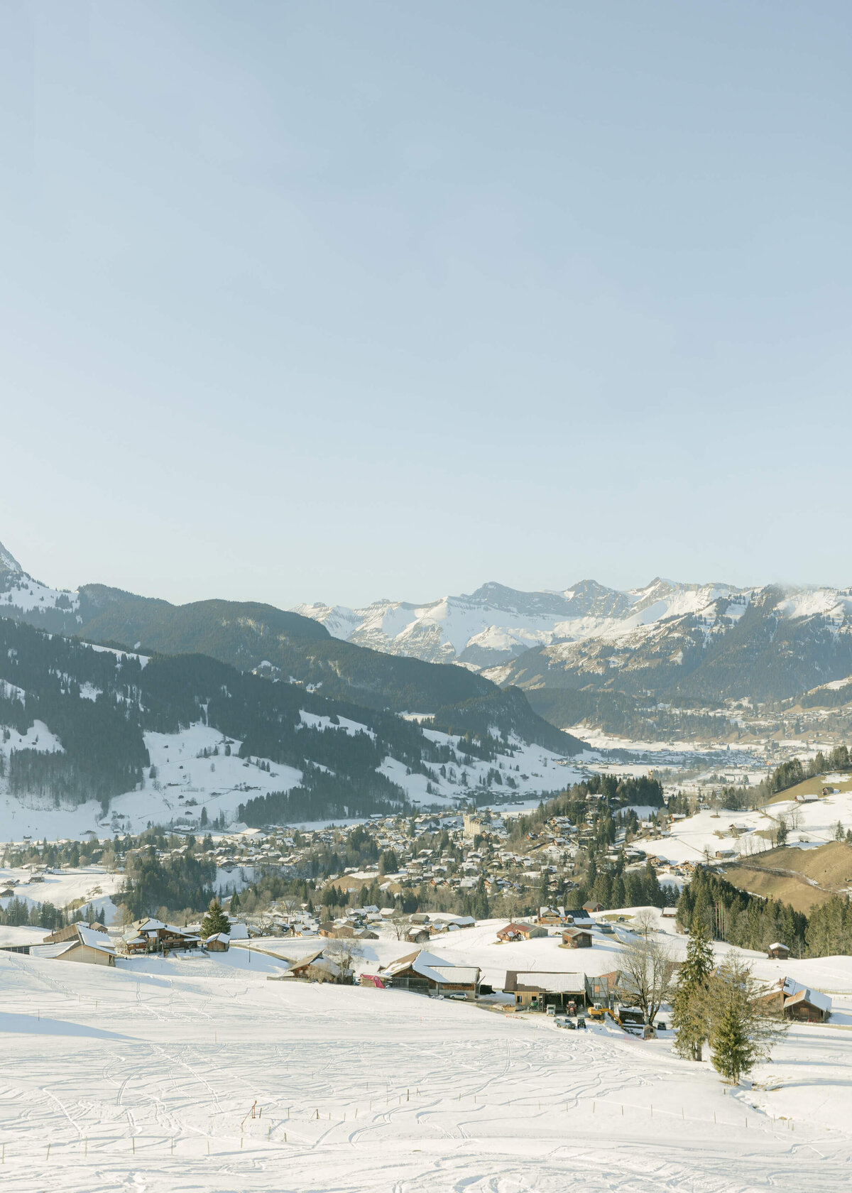 chloe-winstanley-events-gstaad-ski-slope-mountain-village