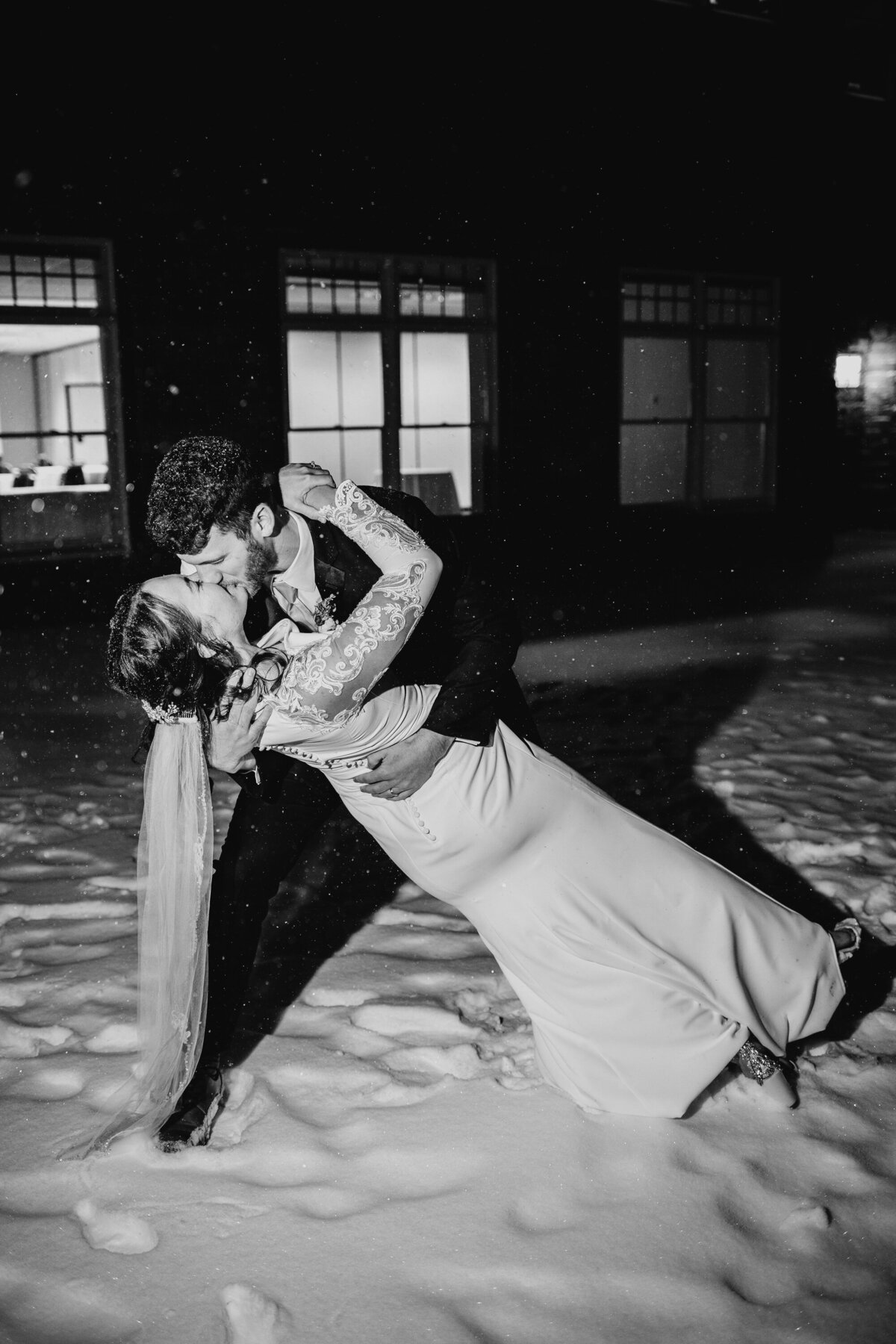 winter-snowy-wedding-3