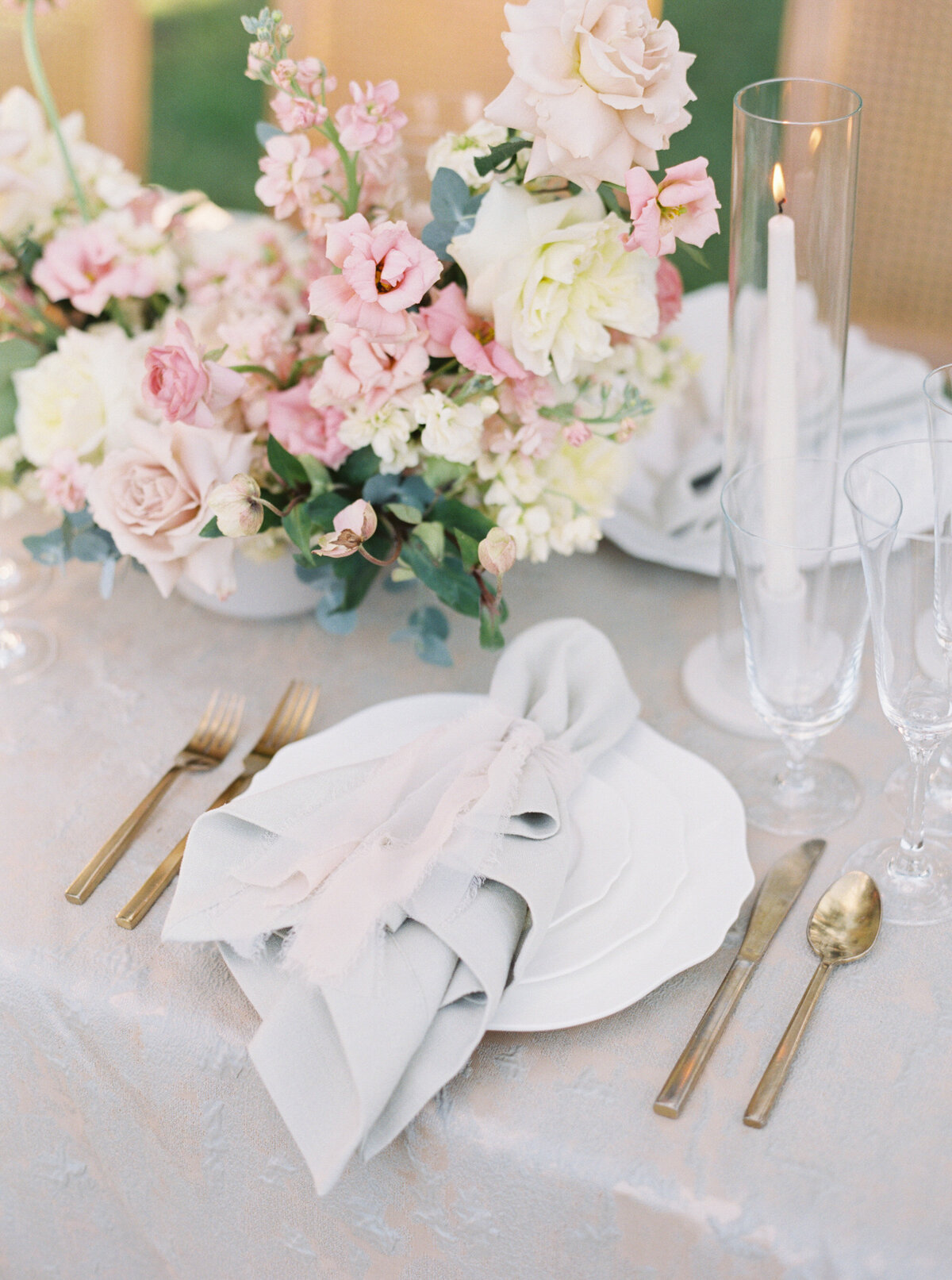 Emily March Photography Wilmington, North Carolina and Destination Wedding Engagement Photographer Heirloom Photography for Memorable Gatherings Light Airy Sentimental Imagery Images Weddings EmilyMarchPhoto_082