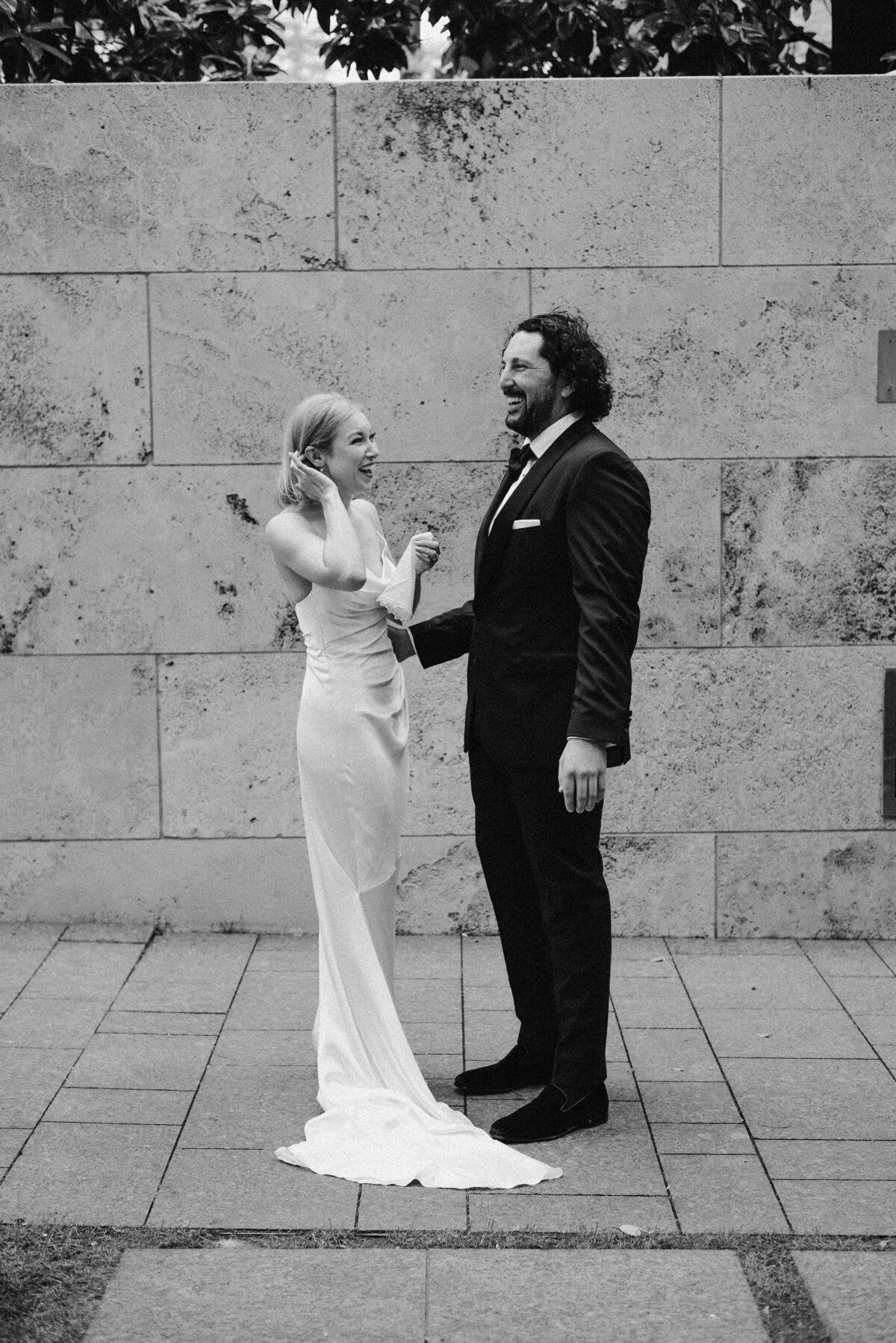 Nasher Sculpture Center Wedding - Ruchlin Wedding - FIRST LOOK + ROMANTICS - Kyrsten Ashlay Photography-14