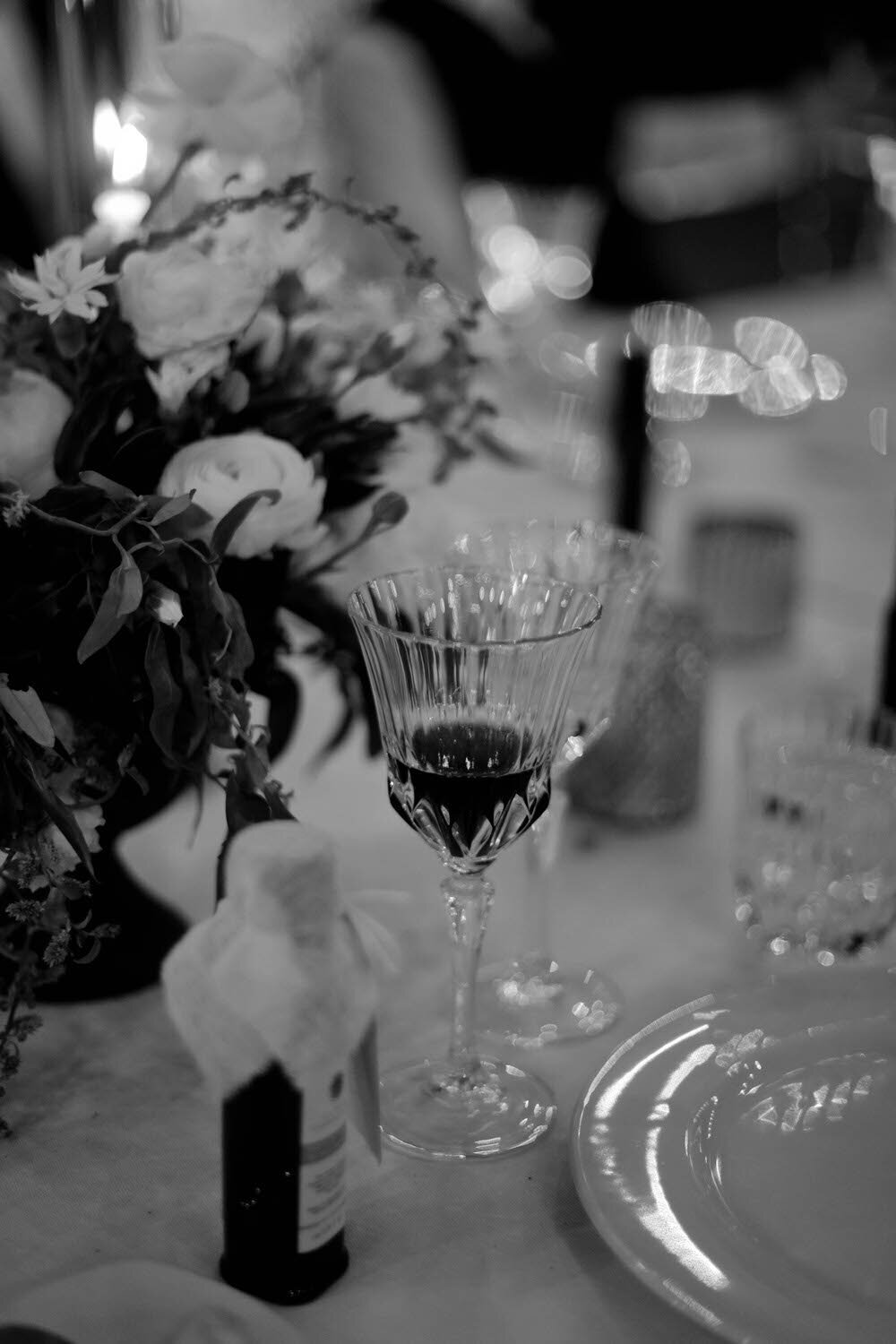 Flora_And_Grace_La_Foce_Tuscany_Editorial_Wedding_Photographer-990