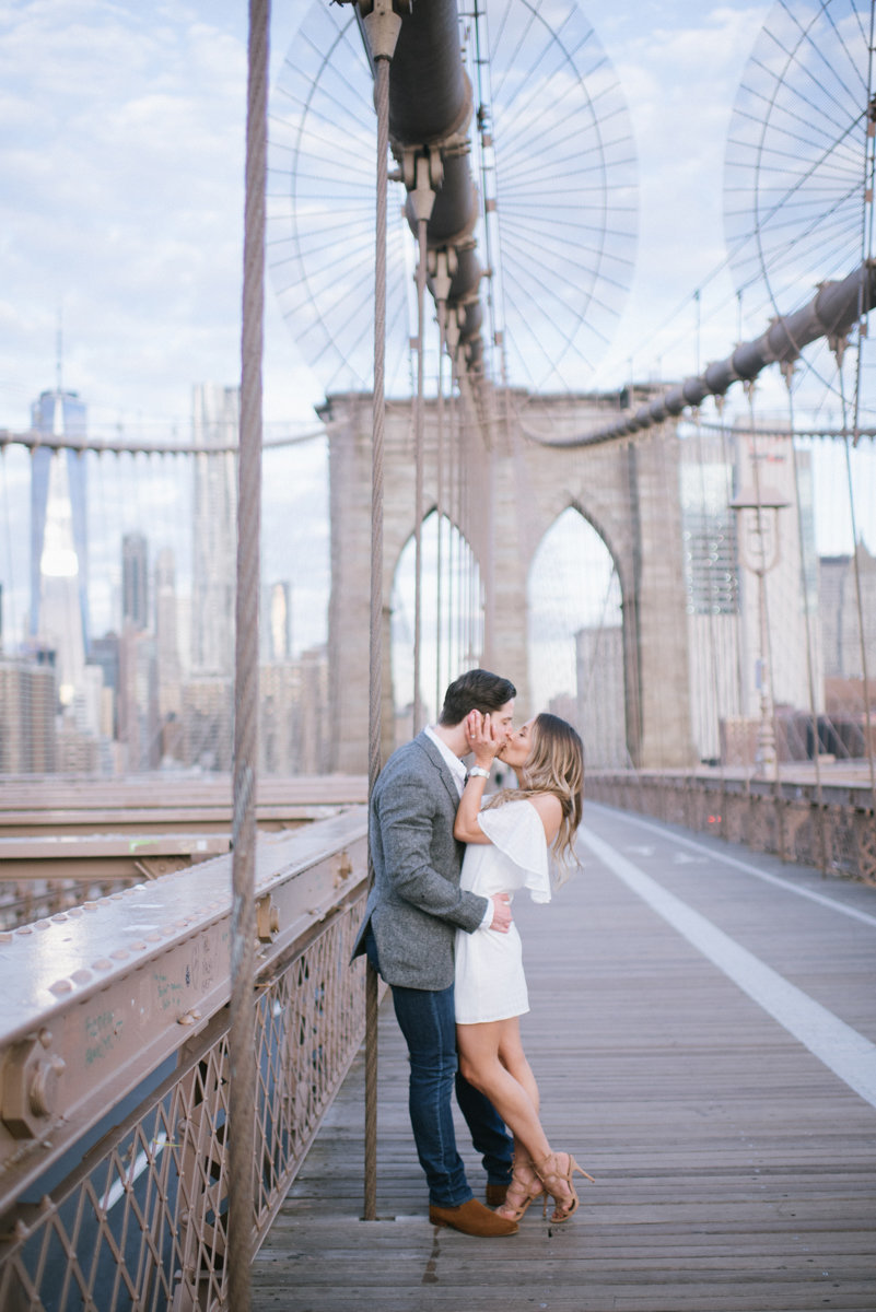 brooklyn bridge sunrise dumbo new york city engagement session ny nyc kiss dramatic