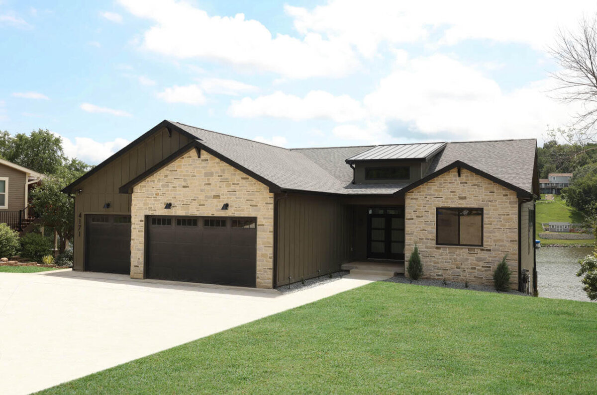 4171-Exterior-Panora-Central-Iowa-Custom-Home-JRL-Builders-IMG_1068