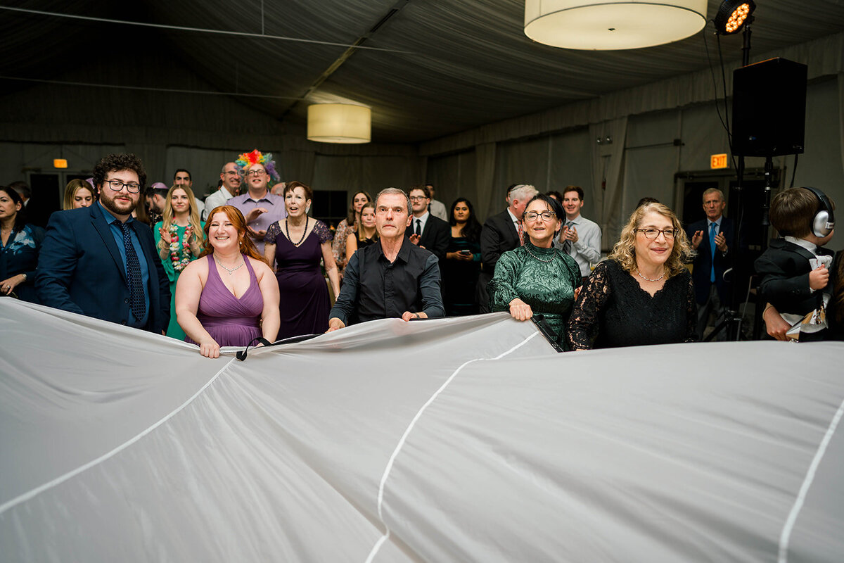 Eliana-Melmed-Photography-Chicago-LosAngeles-Jewish-WeddingPhotography-SimchaDancing-00019