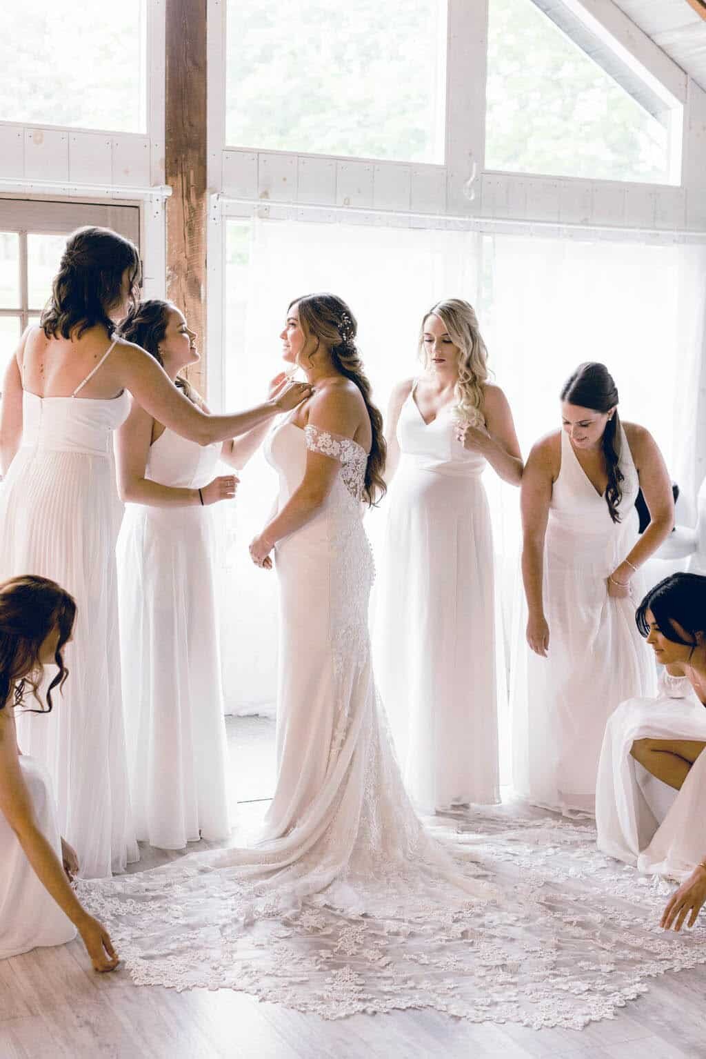 bride-gets-ready-with-bridal-party-assistance-from-luxury-wedding-planners-charleston-sc