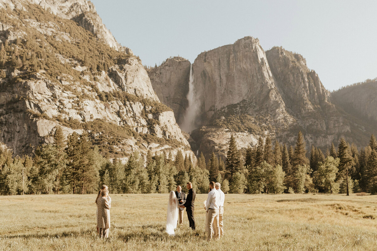 with-the-wandering-yosemite-valley-elopement-2