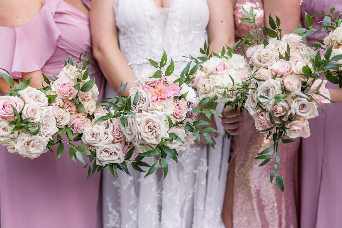 bride-and-bridesmaids-with-pink-bouquets