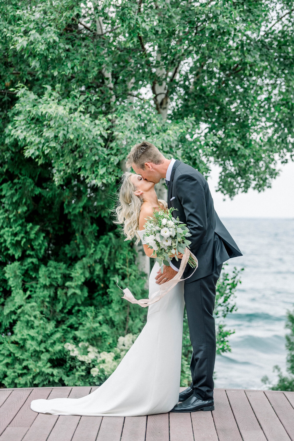 intimate-lambert-island-wedding-33