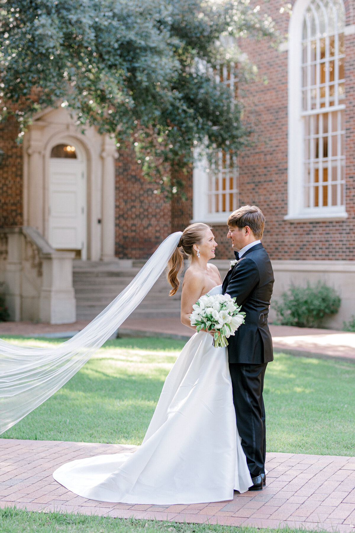 Hannah & Jason's Wedding at Hotel Crescent Court Club Perkins Chapel | Dallas Wedding Photographer | Sami Kathryn Photography-152