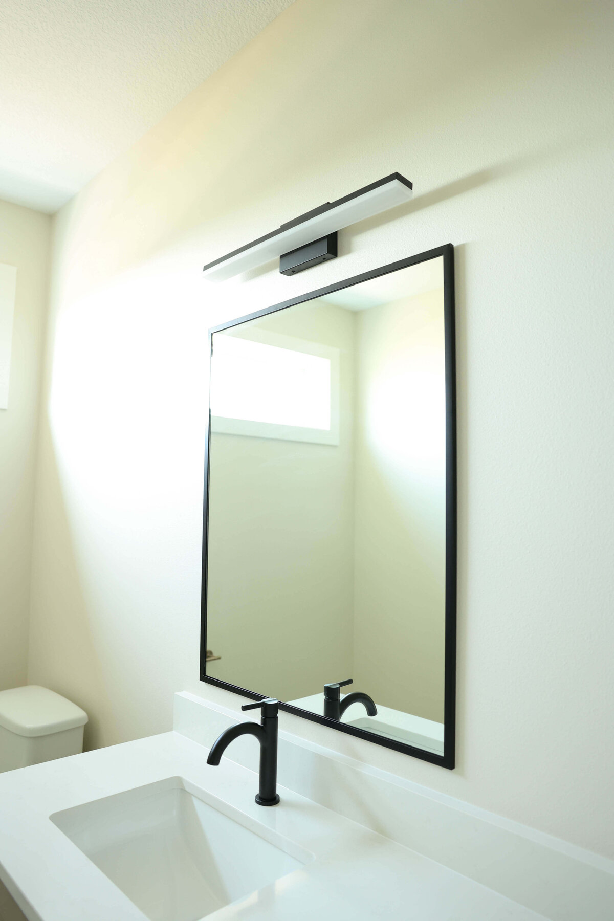 1183-Bathroom-Grimes-Central-Iowa-Custom-Home-JRL-Builders-3F1A8939