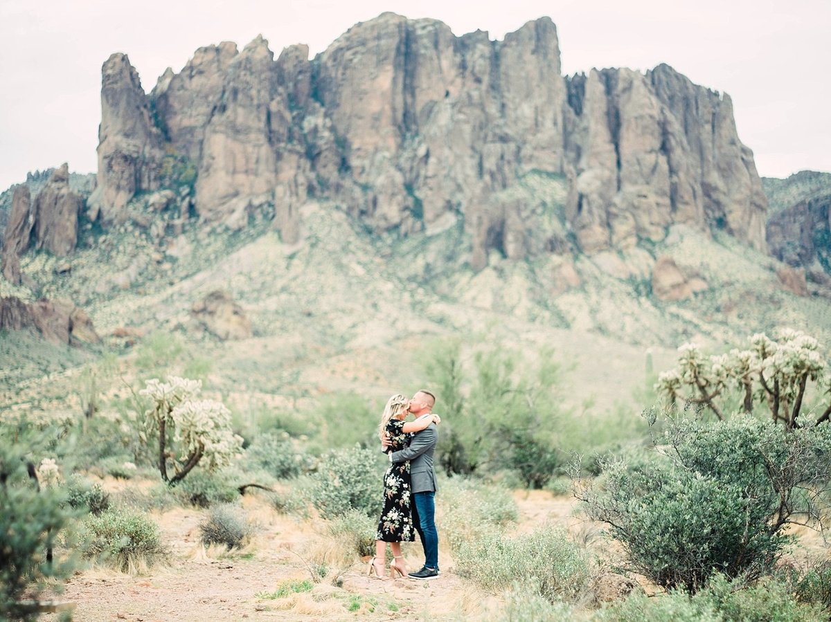 scottsdale-arizona-wedding-photographer-engagement-desert_0091