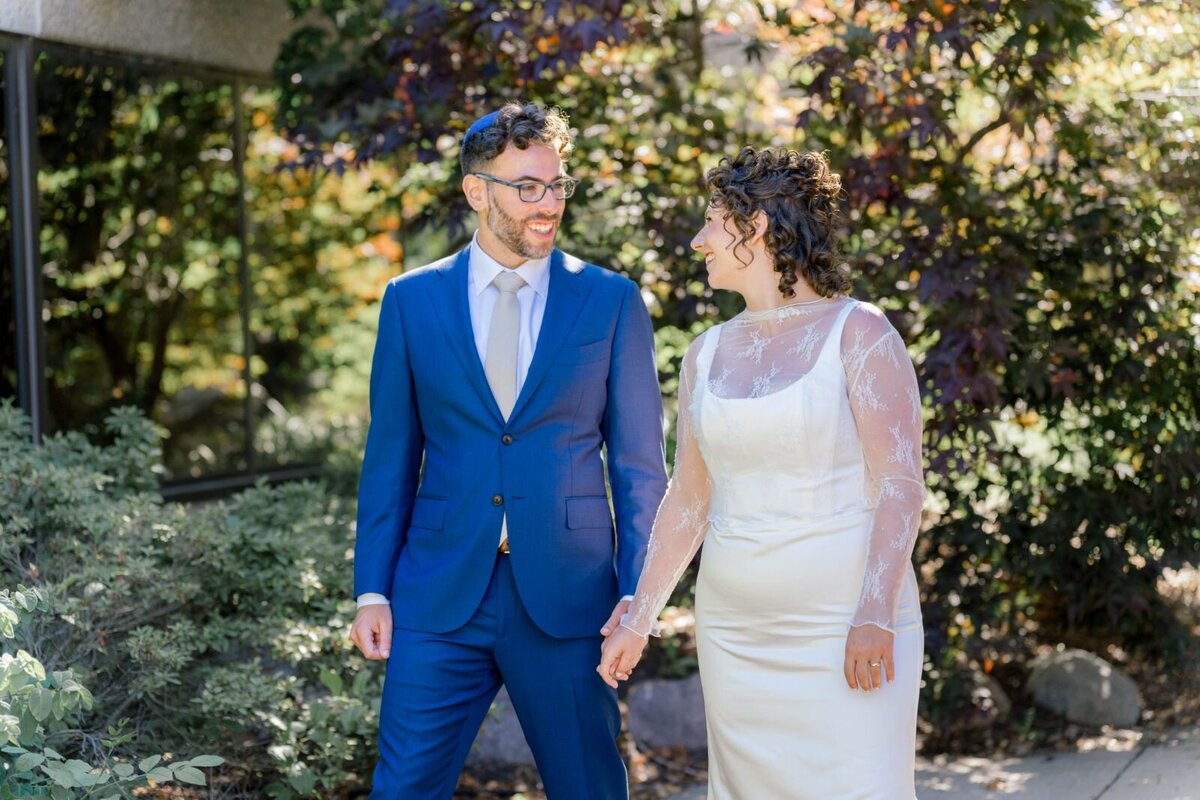 Eliana-Melmed-Photography-Chicago-LosAngeles-Jewish-WeddingPhotography-ShulaNoah-CouplesPortraits-00094