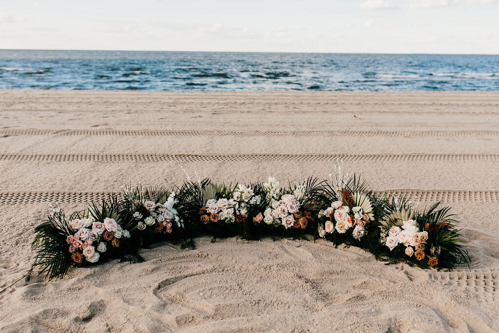 beach-weddings-in-delaware-ground-arch