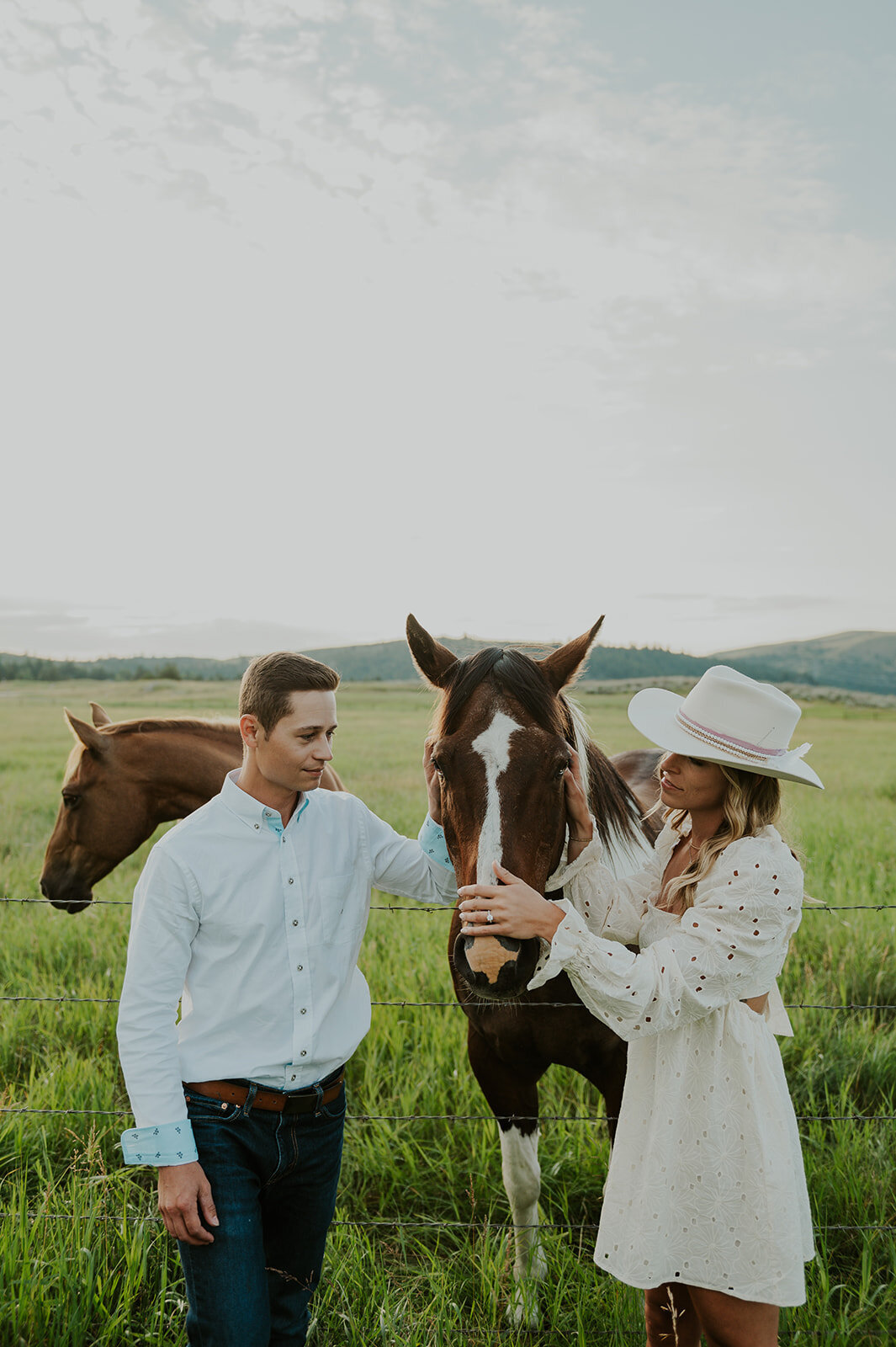 presley-gray-horse-pasture-engagement8785