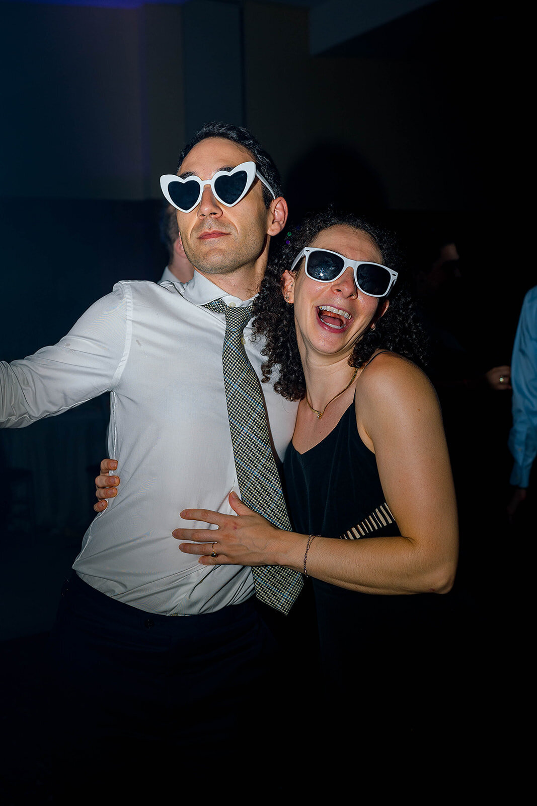 Eliana-Melmed-Photography-Chicago-LosAngeles-Jewish-WeddingPhotography-ElianaSklar-Sunglasses-00032