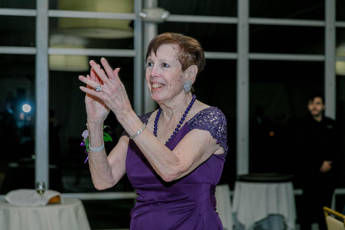 Eliana-Melmed-Photography-Chicago-LosAngeles-Jewish-WeddingPhotography-SimchaDancing-00246