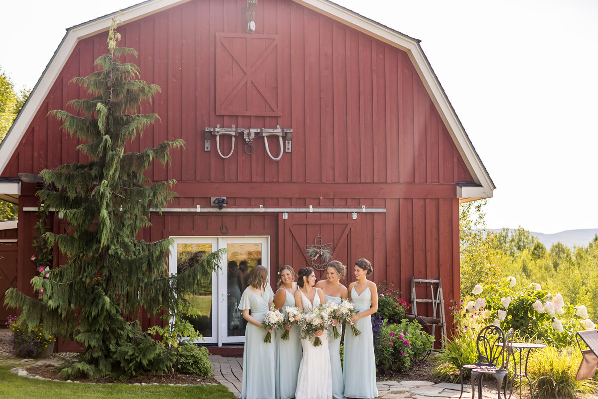 barn and mountain wedding photographer nh