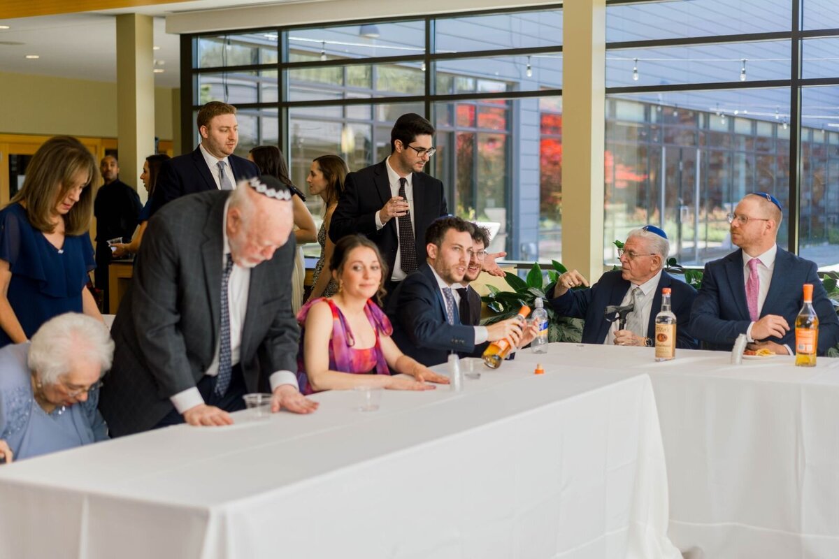 Eliana-Melmed-Photography-Chicago-LosAngeles-Jewish-WeddingPhotography-ShulaNoah-Tisch-00043