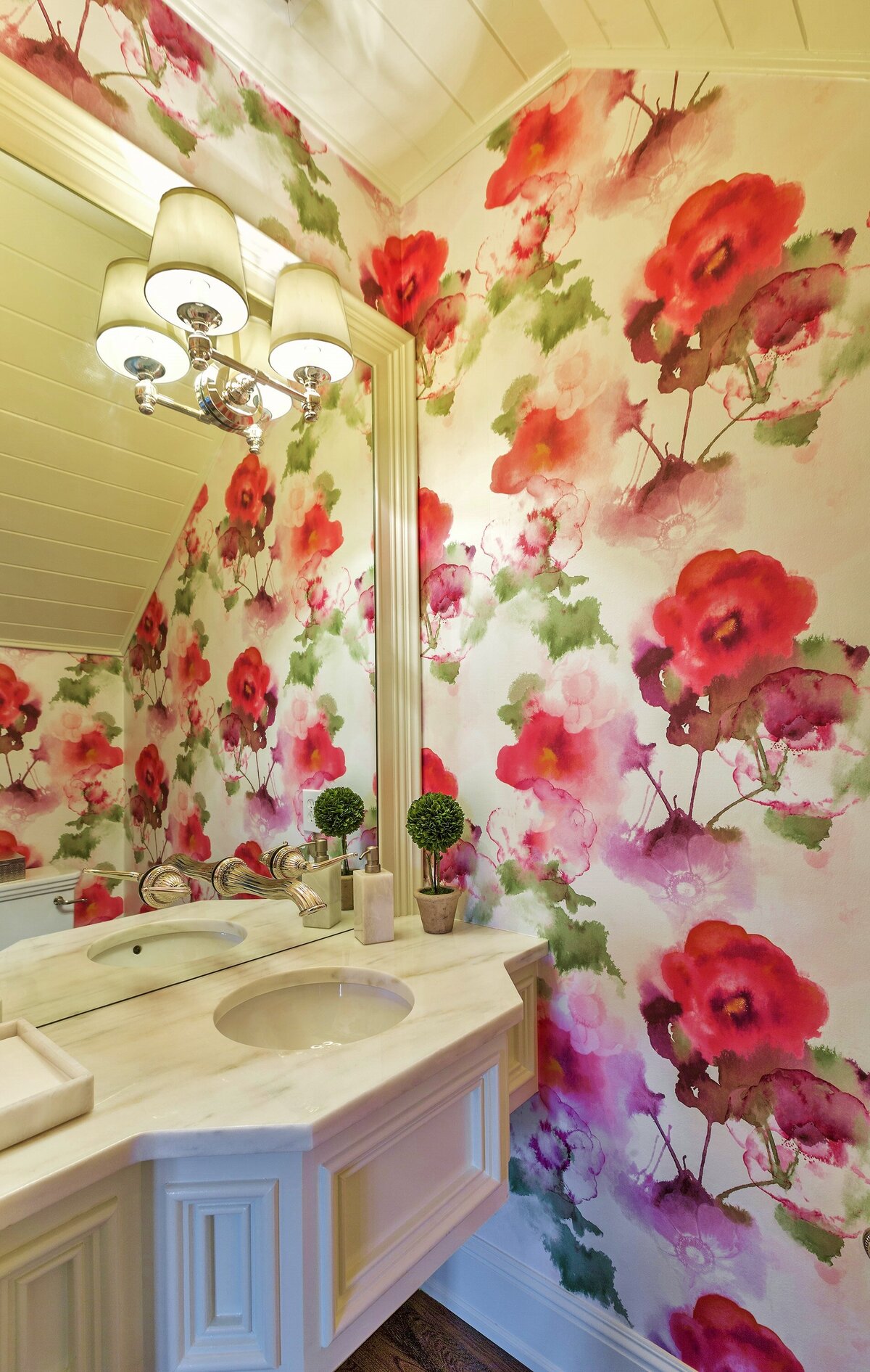 Flower Statement Bathroom Walls