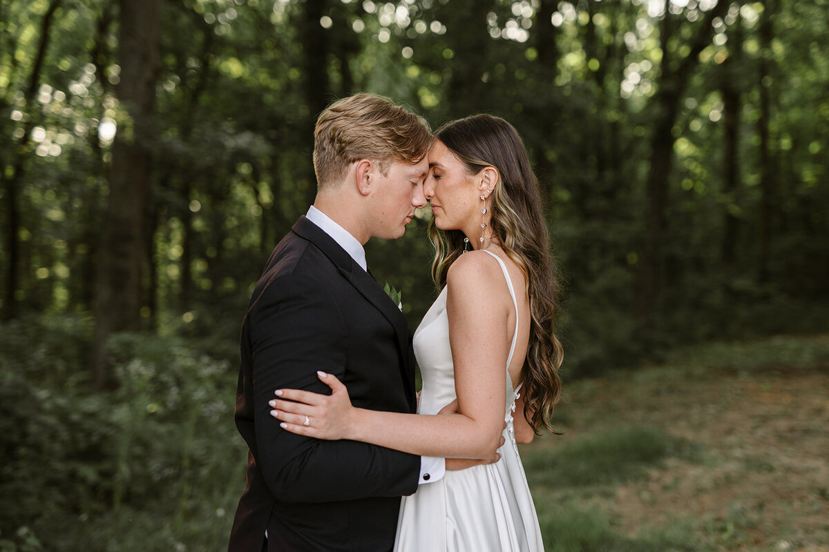Rebecca and Dan _ The Ridge Wedding Venue _ Kansas City Wedding Photography _ Nick and Lexie Photo + Film-1171
