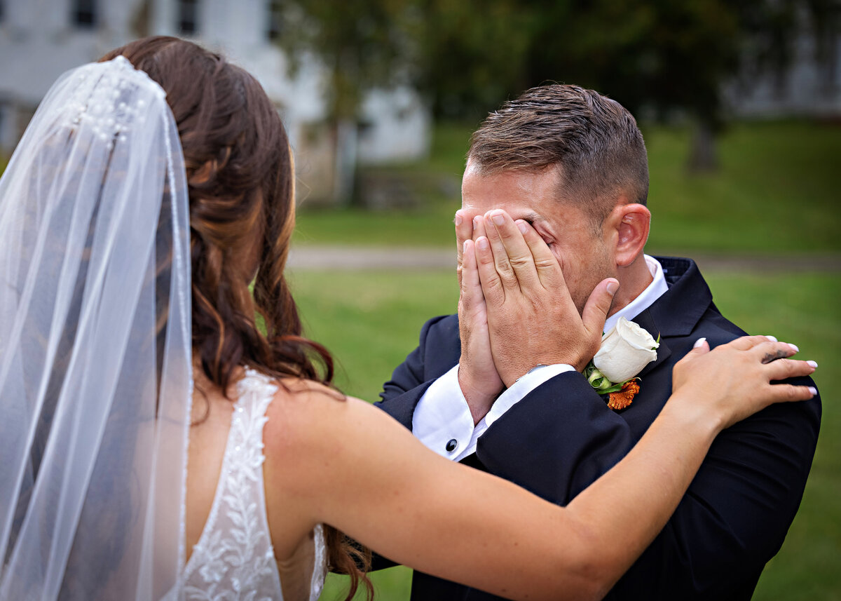 bride-groom-first-look-candid-NJ