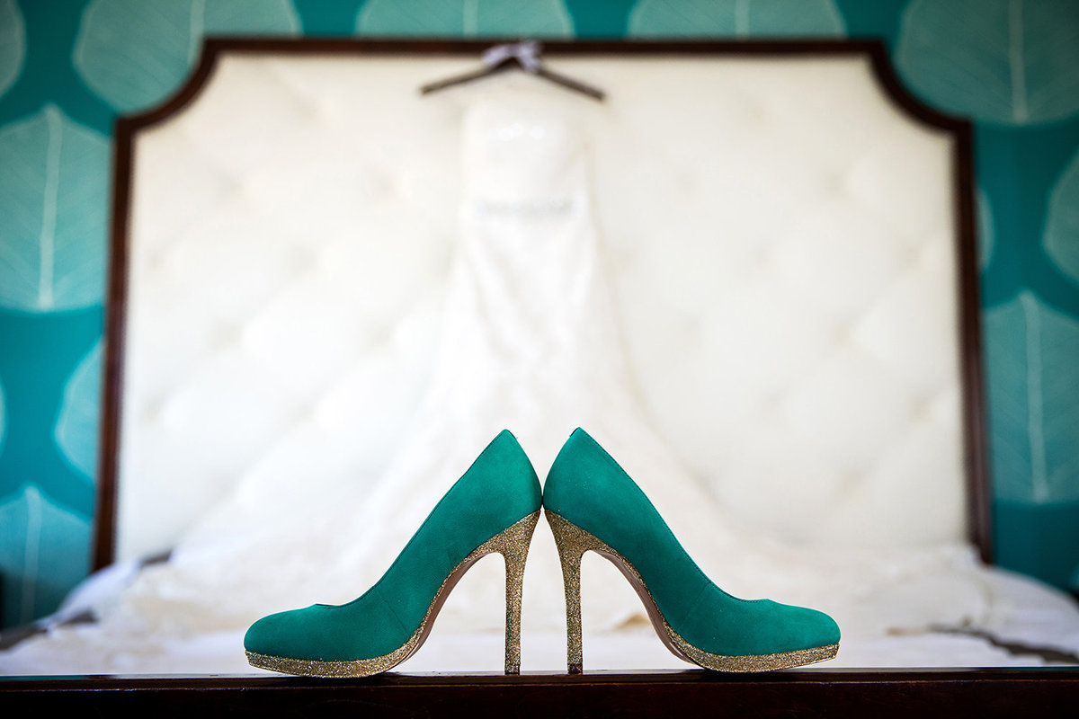 wedding photos teal shoes with dress