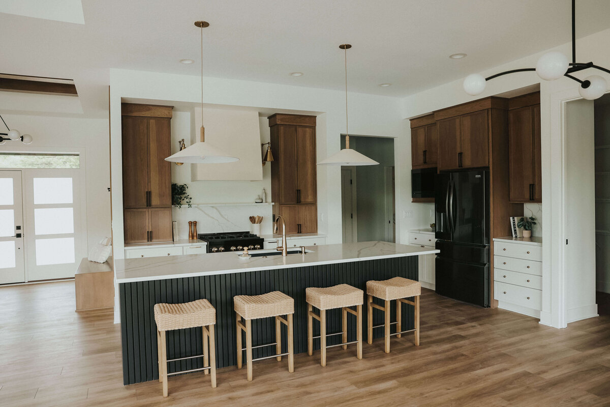 4171-Kitchen-Panora-Central-Iowa-Custom-Home-JRL-Builders-E23A3559