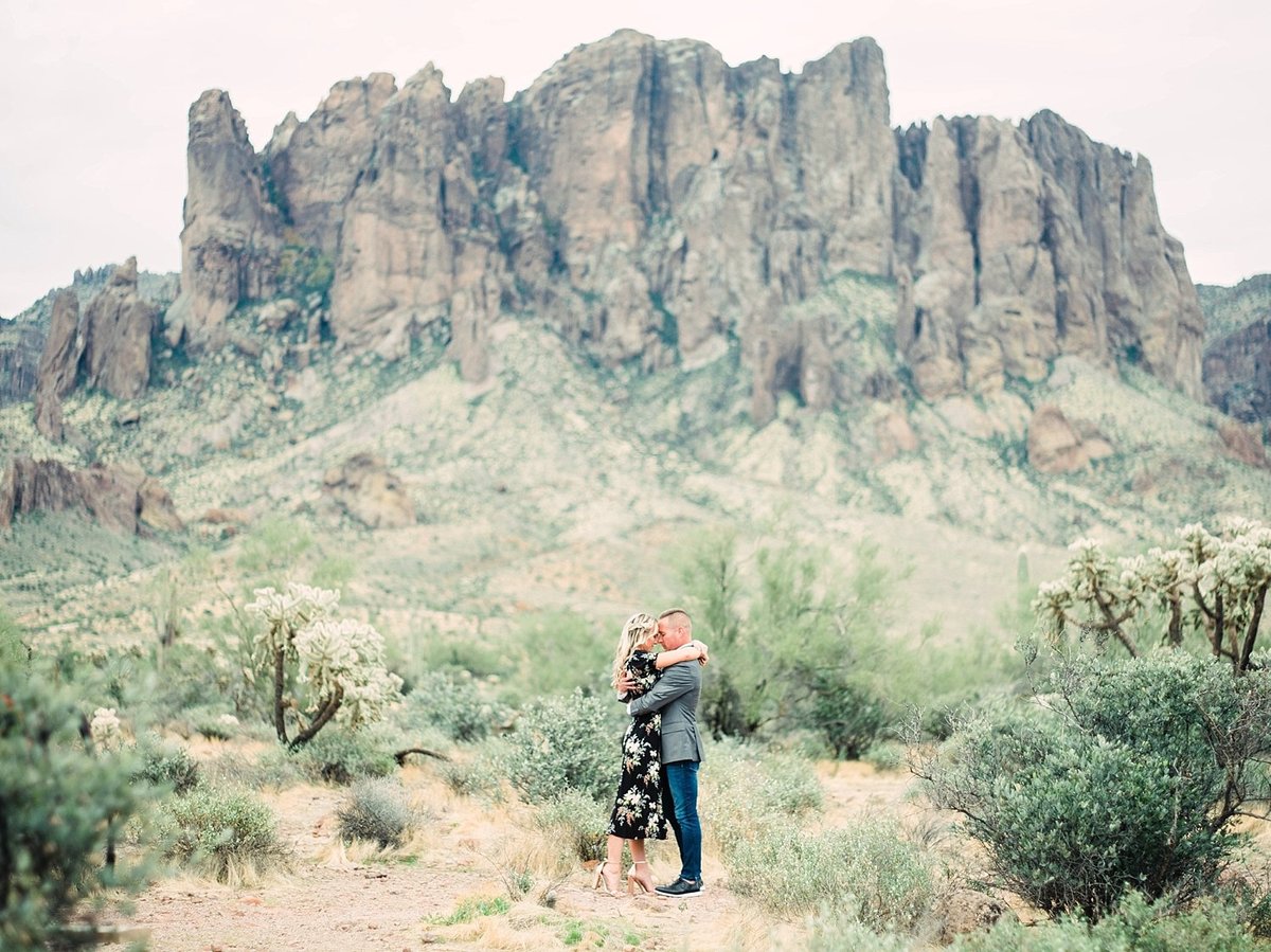 scottsdale-arizona-wedding-photographer-engagement-desert_0093