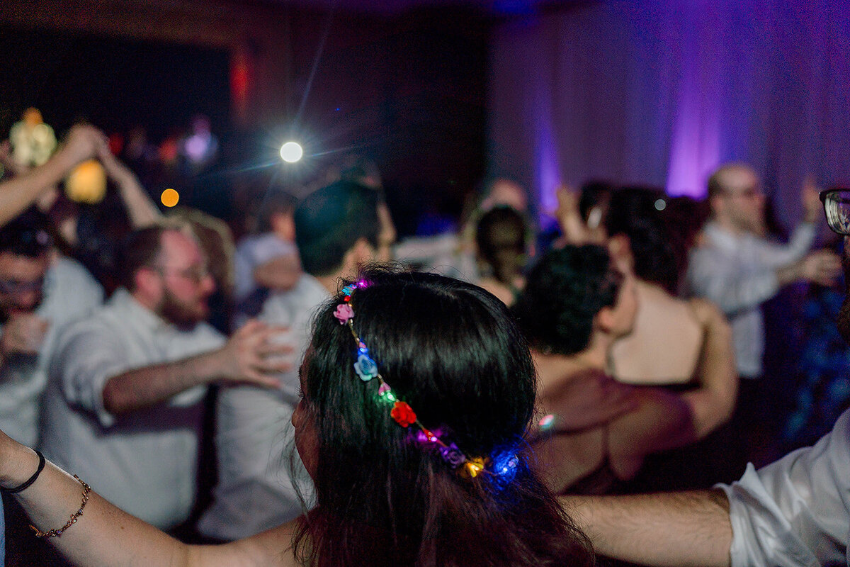 Eliana-Melmed-Photography-Chicago-LosAngeles-Jewish-WeddingPhotography-ElianaSklar-DanceFloor-00363