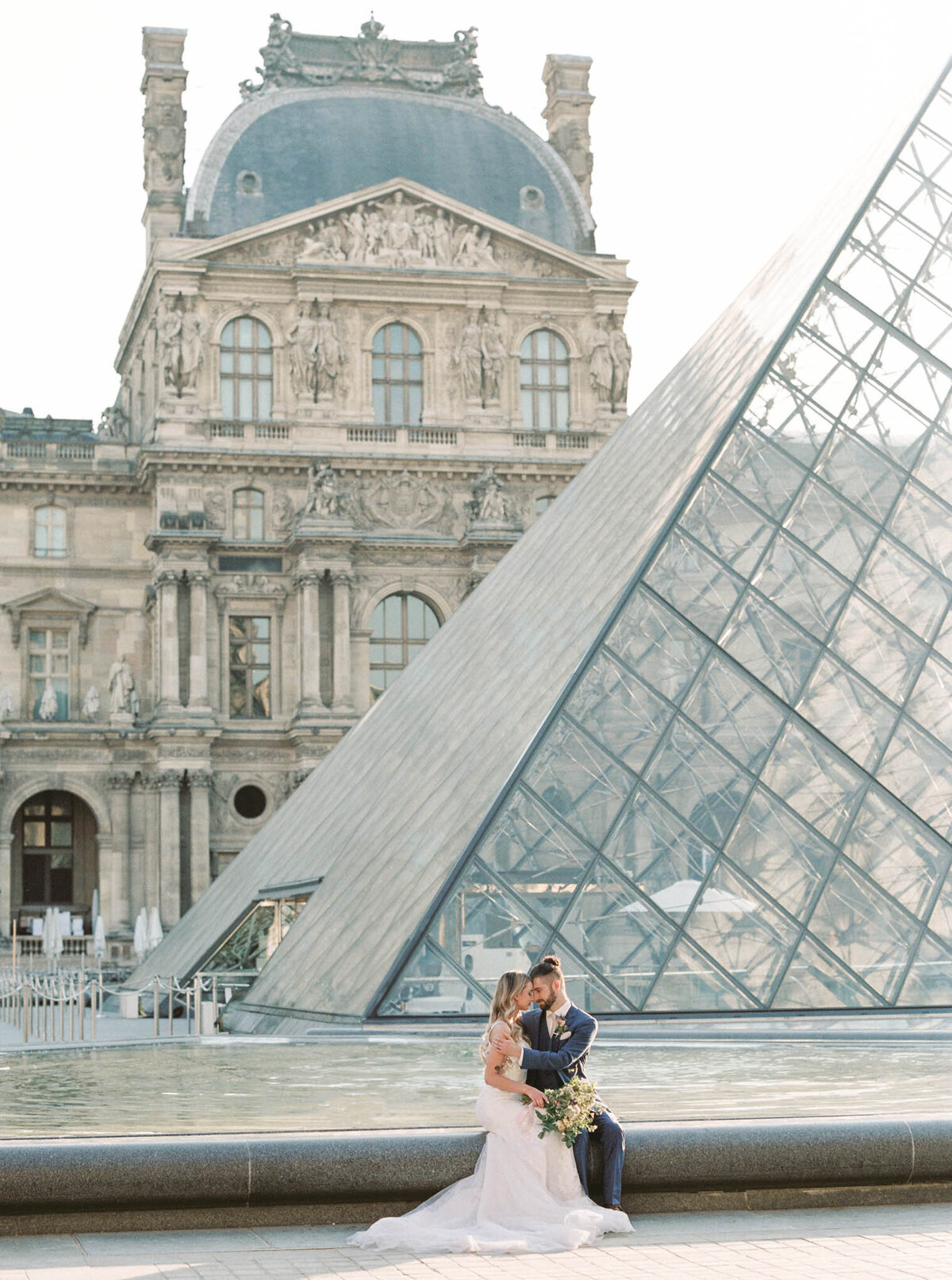 Paris Elopement-Louvre Elopement Photography-Eiffel Wedding portraits-Samin Photography_-41