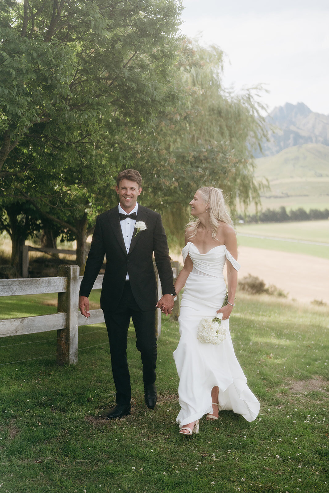 Melissa Clark Photography - Queenstown Wedding Photographer - Brenna & Taylor - Lookoutlodge Wedding-562