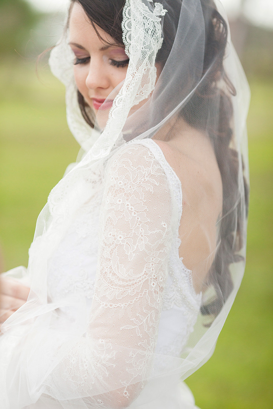 royal palm beach wedding with bride in long lace veil