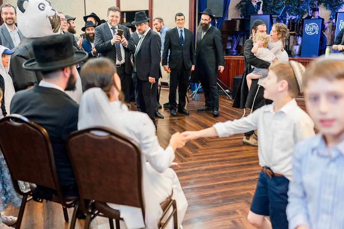 Eliana-Melmed-Photography-Chicago-LosAngeles-Jewish-WeddingPhotographer-CarmiKalman-Shtick-00019
