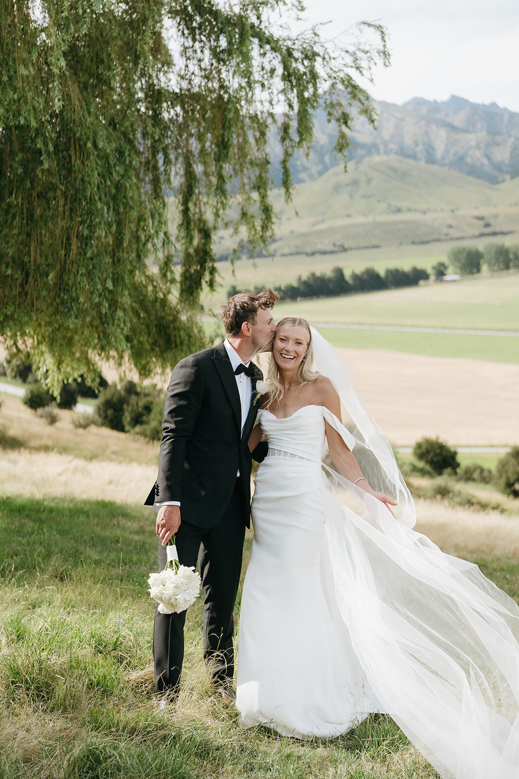 Melissa Clark Photography - Queenstown Wedding Photographer - Brenna & Taylor - Lookoutlodge Wedding-532