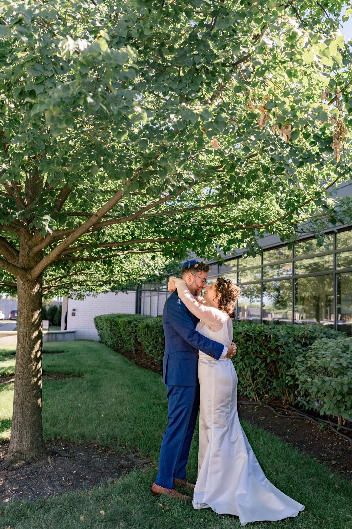 Eliana-Melmed-Photography-Chicago-LosAngeles-Jewish-WeddingPhotography-ShulaNoah-CouplesPortraits-00003