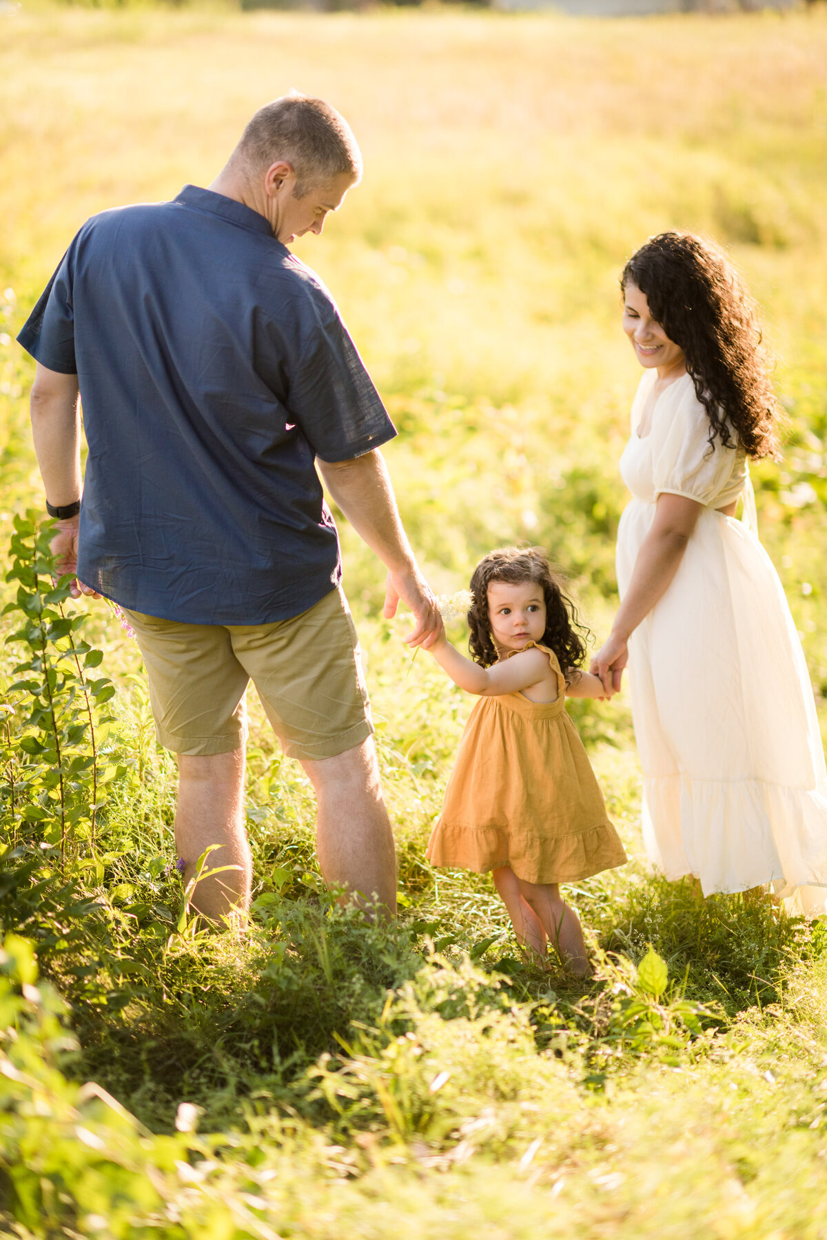 Boston-family-photographer-bella-wang-photography-Lifestyle-session-outdoor-wildflower-26