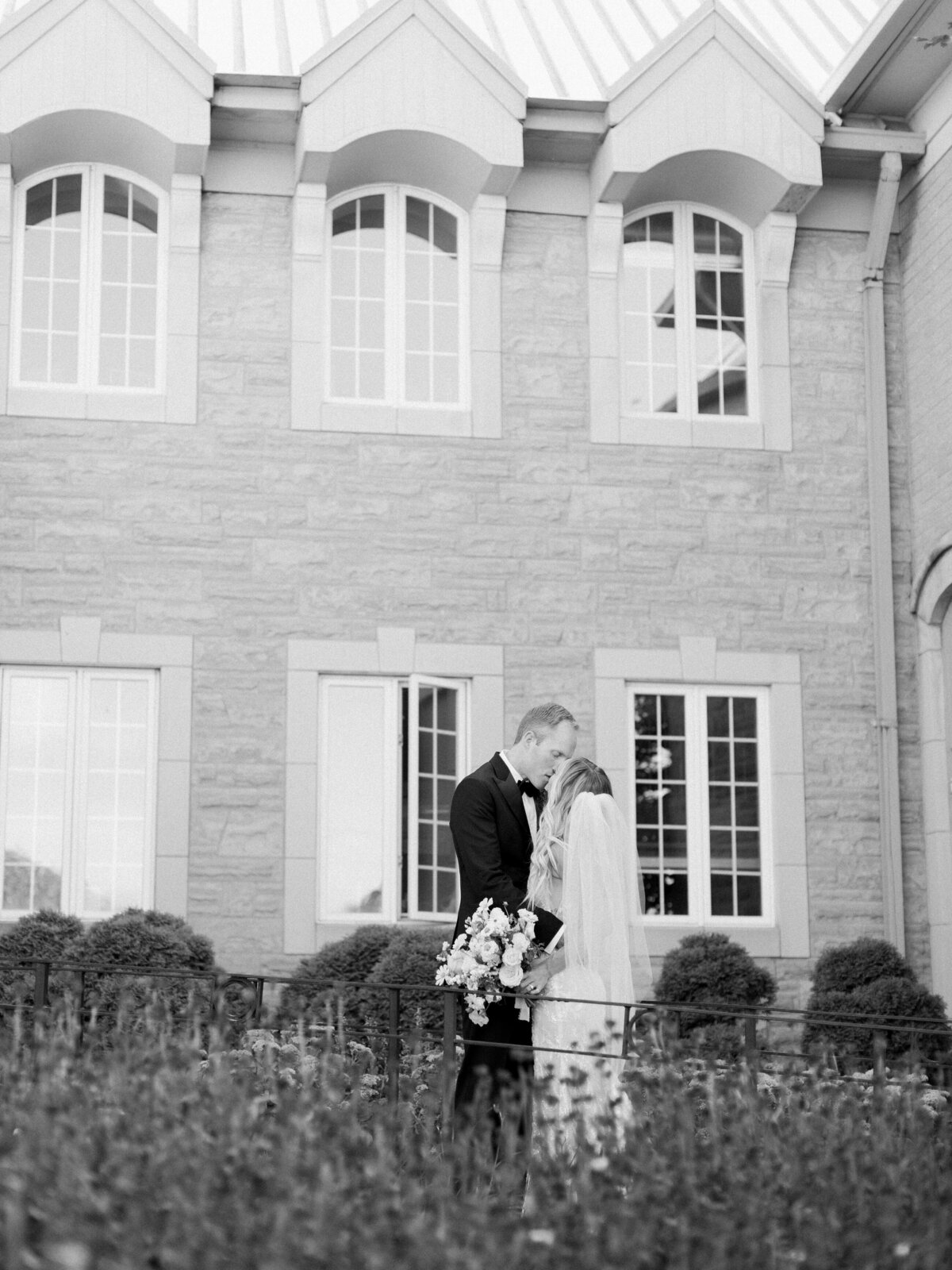 niagara-chateau-charmes-luxury-wedding-photographer-film_0060