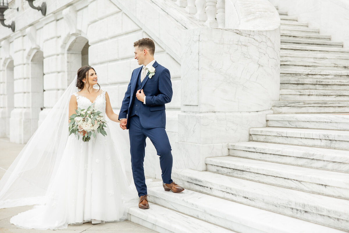 detroit-downtown-wedding-michigan-bride-groom-sweetest-heart-of-mary-church25