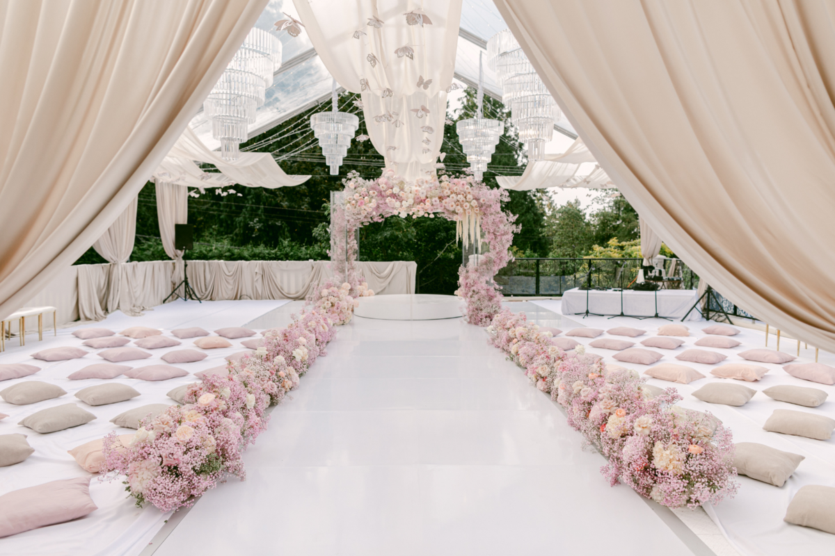 outdoor-wedding-flowers-purple-pink-butterflies-013