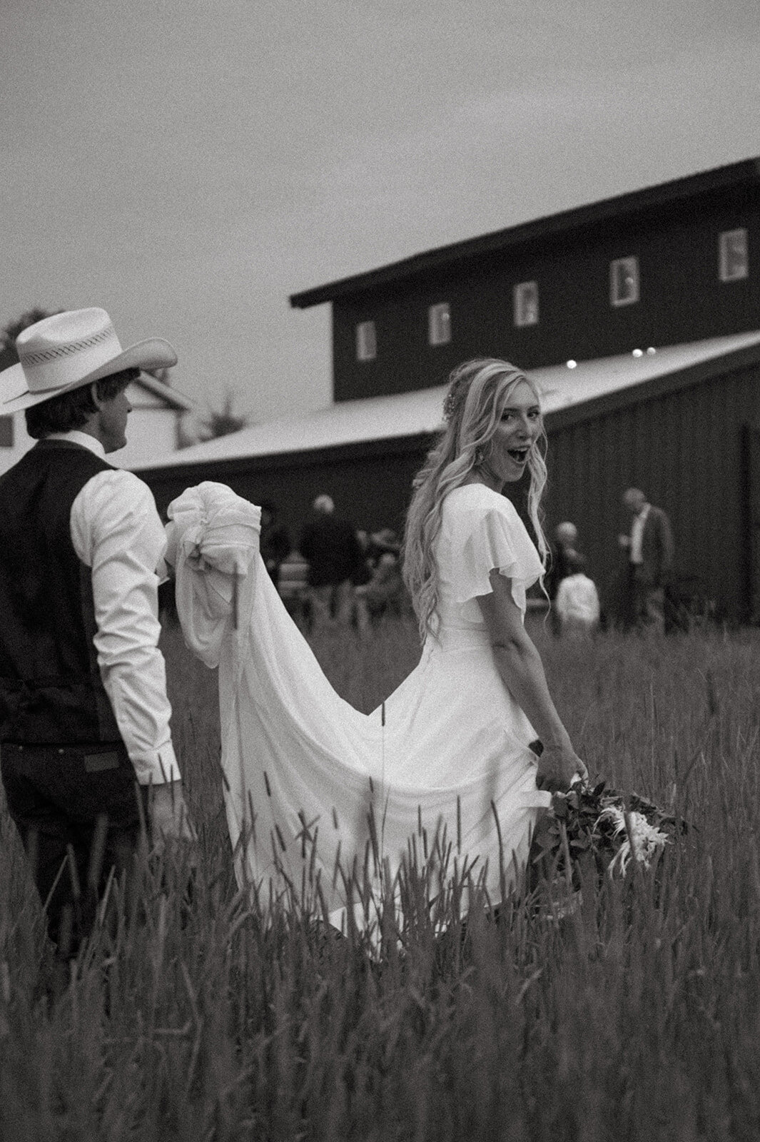 presley-gray-photo-elegant-montana-wedding-9464