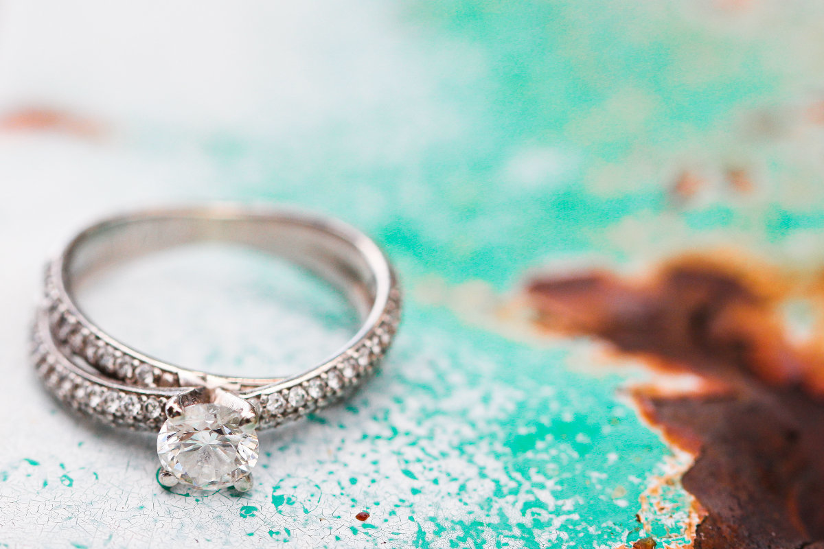 unique-wedding-ring-photography
