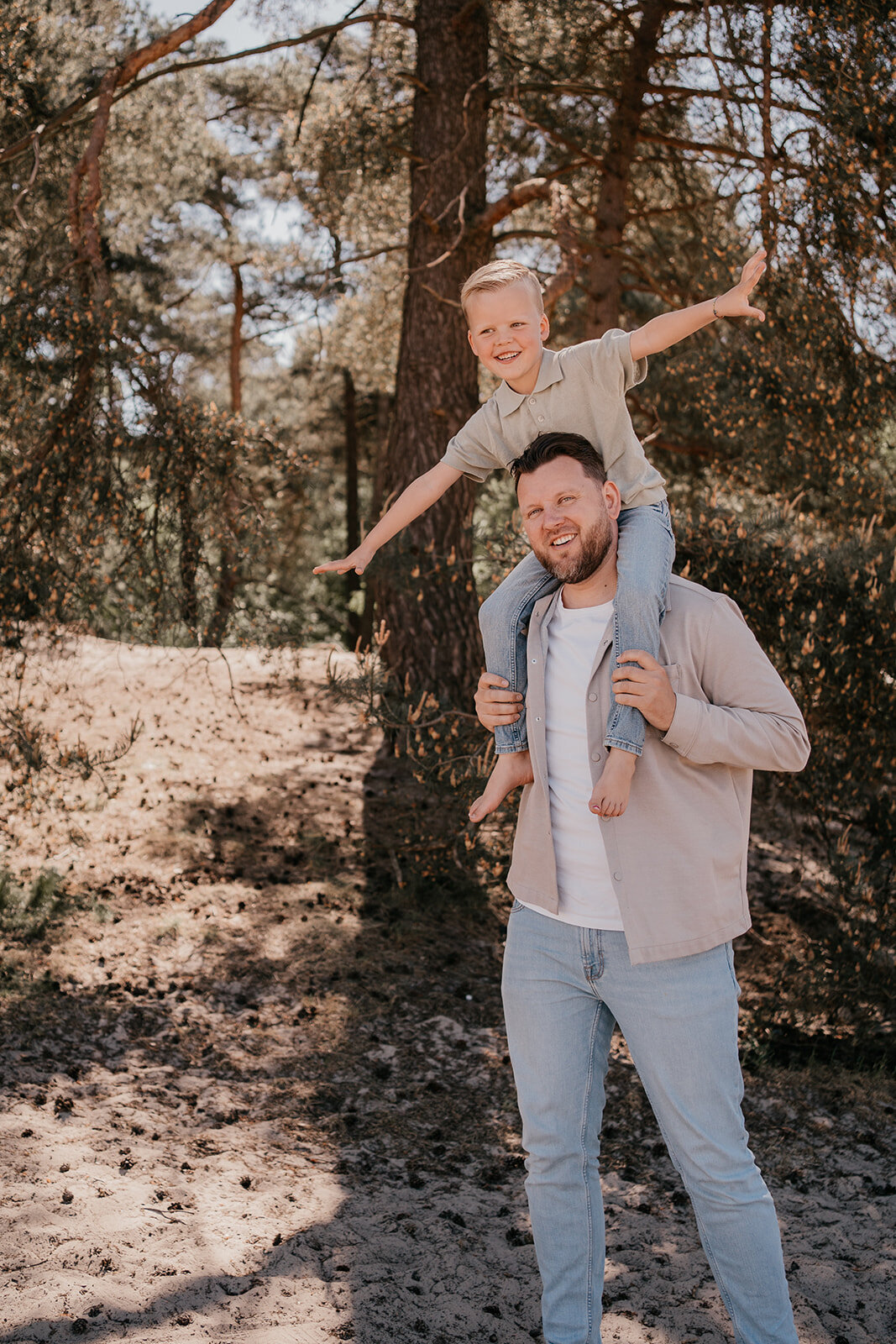 Gezinsfotografie in de Duinen  Leukfotografie – Spontane Familie Fotoshoots14