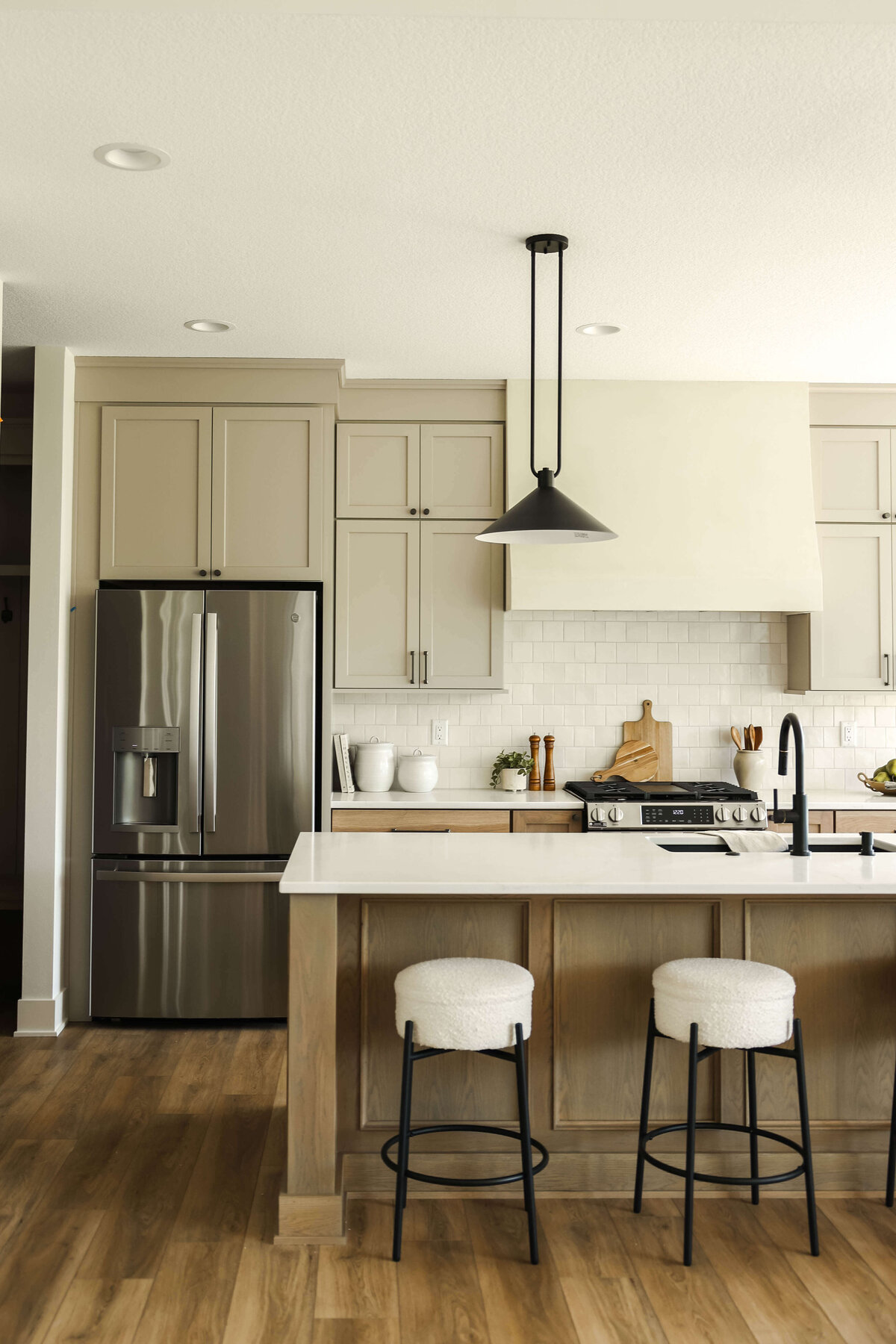 5306-Kitchen-Urbandale-Central-Iowa-Custom-Home-JRL-Builders-3F1A2632
