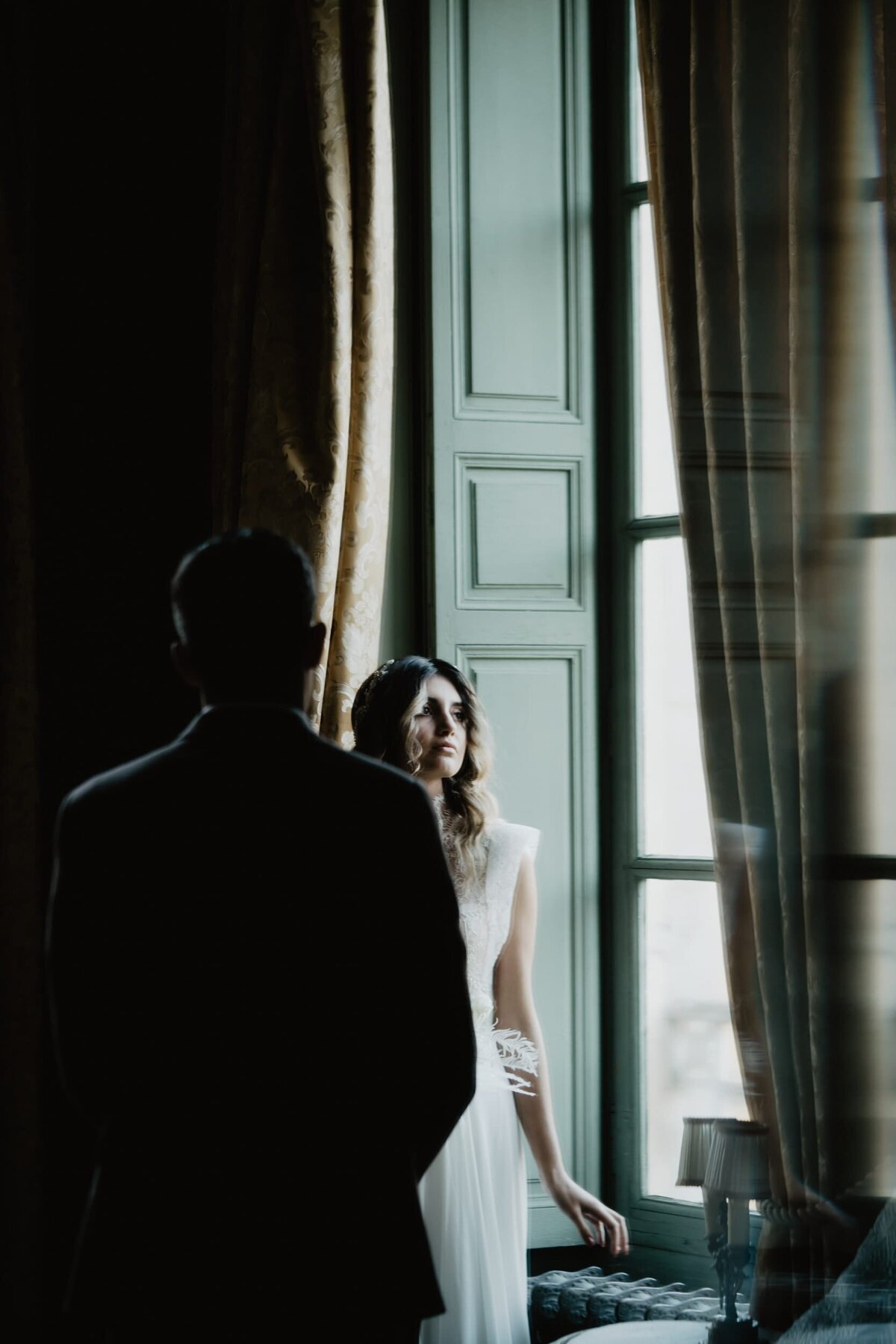 Champagne wedding photographerRomantic winter wedding - elopement at Château de Mairy in France _Wedding Photography by SELENE ADORES-058_ROV3147